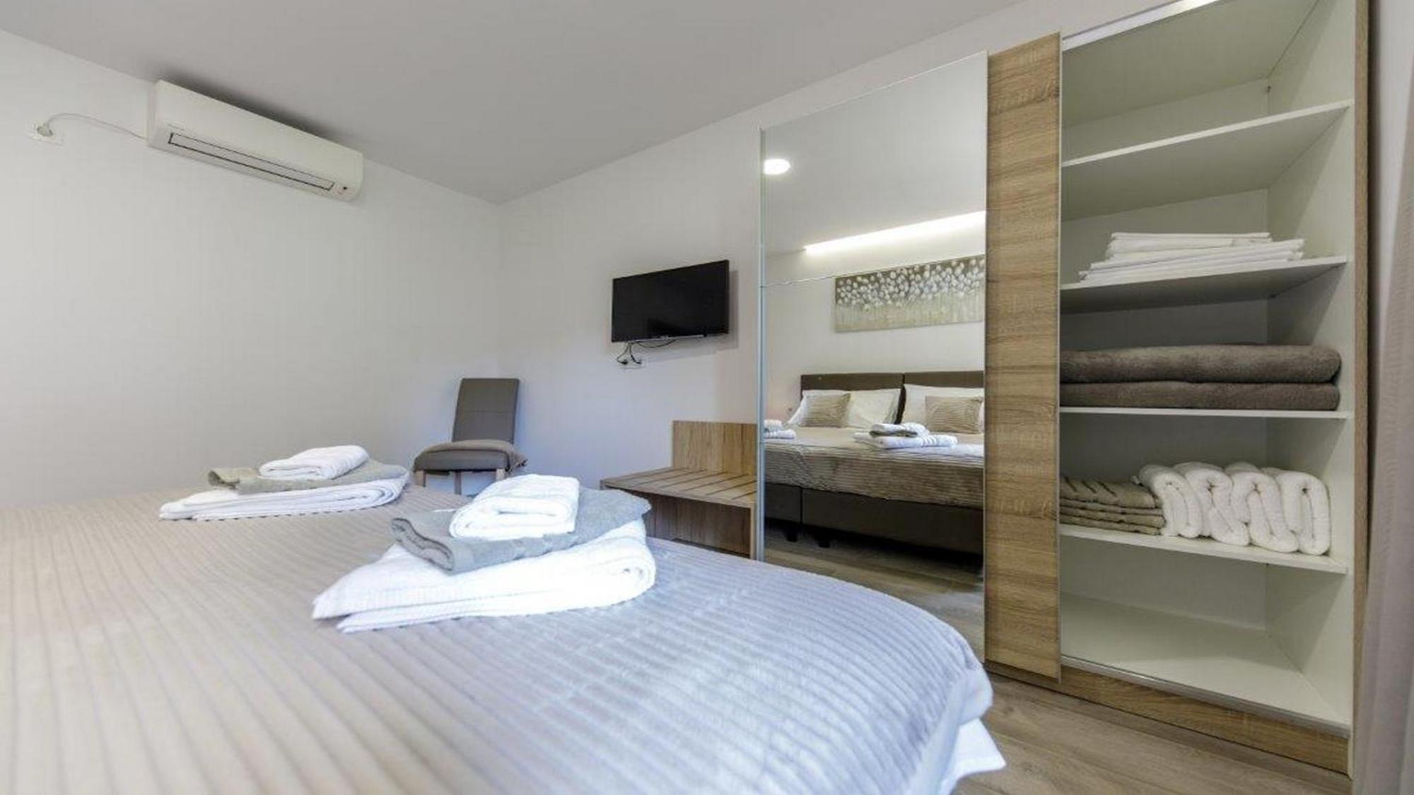 Apartments Mi&Ni Cavtat Oda fotoğraf